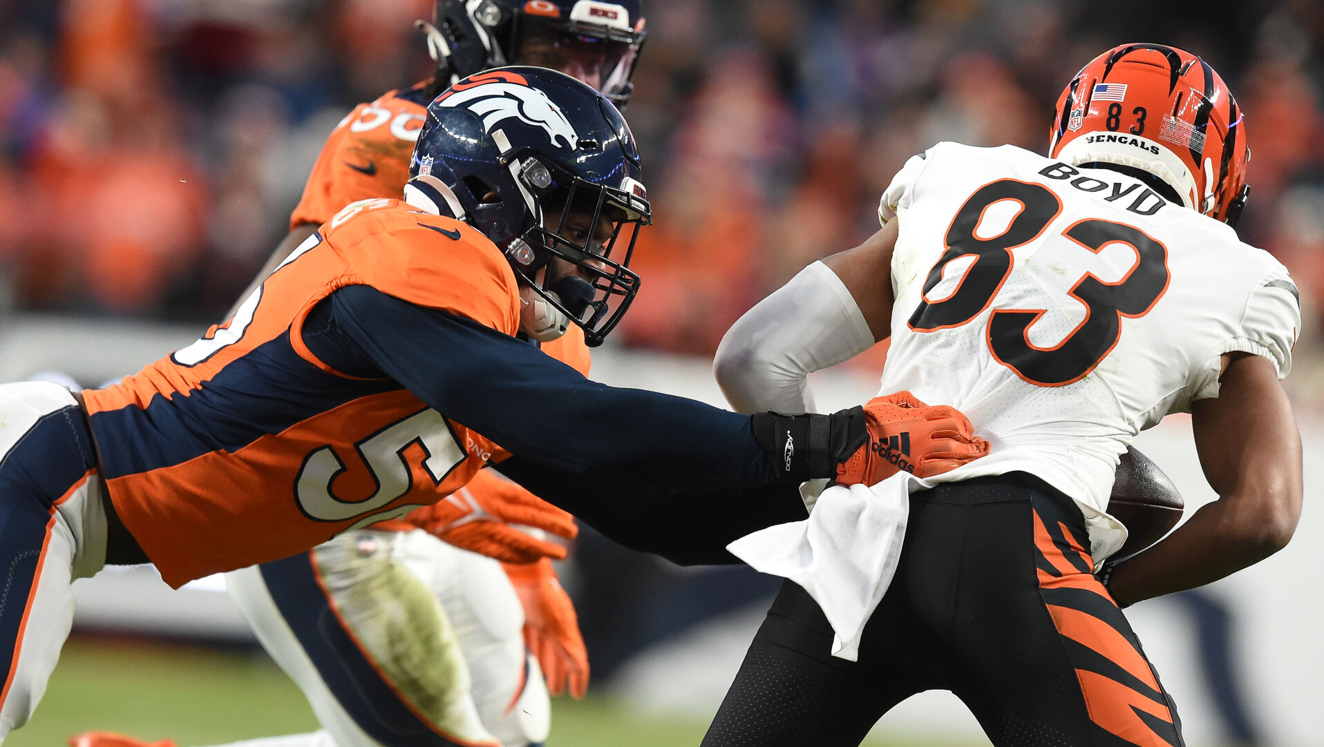 121921-s-dg-bengalsbroncos2680 .jpg